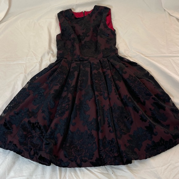 Cute skater style party dress - Picture 7 of 11